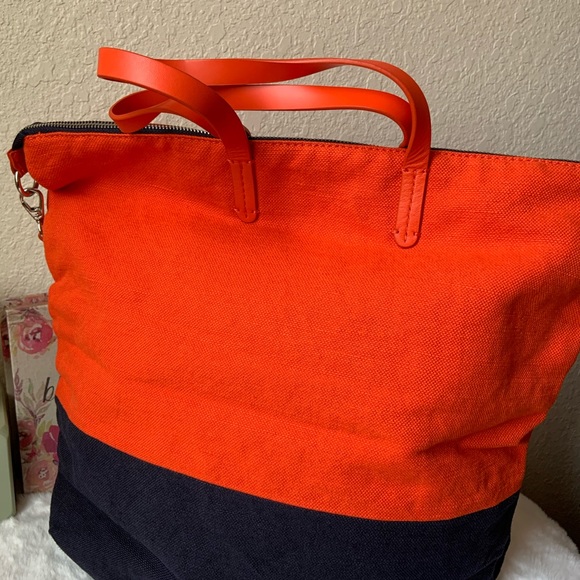 Gap tote - Picture 2 of 13